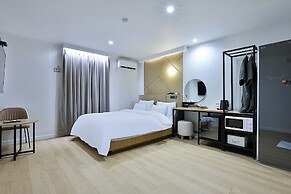 Brown Dot Hotel Gumi Okgye Branch