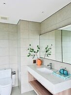 Alacarte Ha Long by Panda