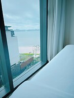 Alacarte Ha Long by Panda