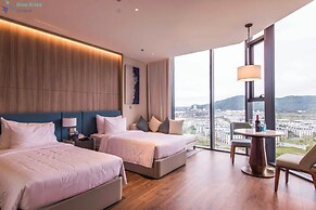 Alacarte Ha Long by Panda