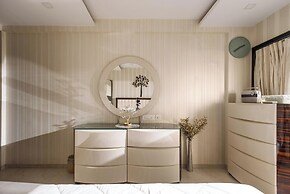 The Platinum Vista by Red Olive