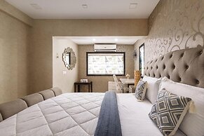 The Platinum Vista by Red Olive