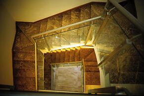 The Grand Regent4bhkjacuzzi30nights Minimum