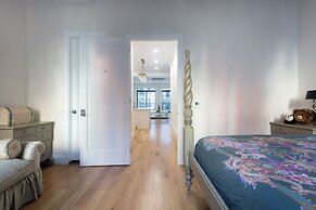 Little manhattan