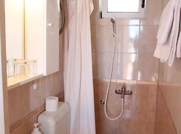 Apartments & Rooms Cakelic II