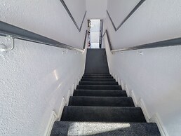 Shalom Apartment 98B