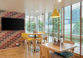 Bloom Hotel - BKC Kalina