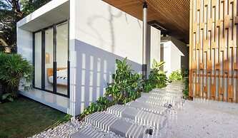 Private Pool Villa Steps to the Beach