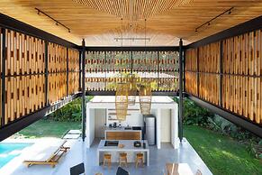 Private Pool Villa Steps to the Beach