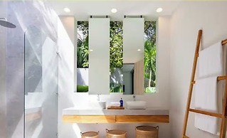 Private Pool Villa Steps to the Beach