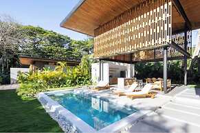 Private Pool Villa Steps to the Beach