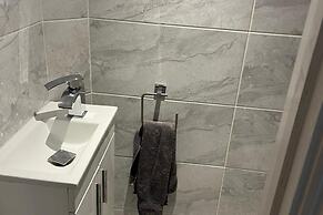 Luxurious London House With 6 Bedrooms