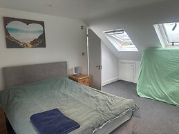 Luxurious London House With 6 Bedrooms