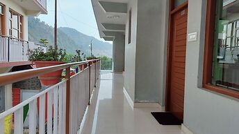 Hotel Adventure Inn 20 Metre from Swimming Pool