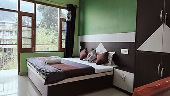 Hotel Adventure Inn 20 Metre from Swimming Pool