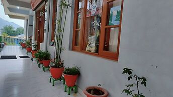 Hotel Adventure Inn 20 Metre from Swimming Pool