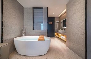 C Station Meisu Hotel