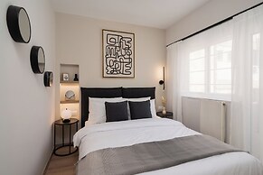 Modern Apartment in Athens with Balcony