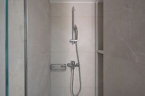 Modern Apartment in Athens with Balcony