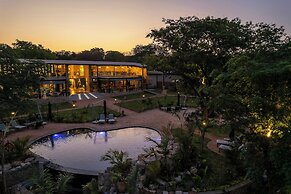 Waterfalls Lodge