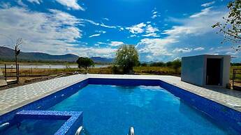 Sizzle Bay Resort
