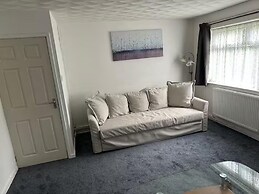 3-bed City Retreat - Sleeps 7, Garden & Parking
