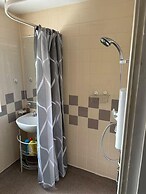 3-bed City Retreat - Sleeps 7, Garden & Parking