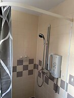 3-bed City Retreat - Sleeps 7, Garden & Parking