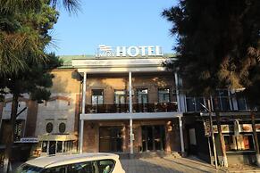 Emery Star Hotel