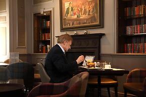 The Golden Lion Hotel