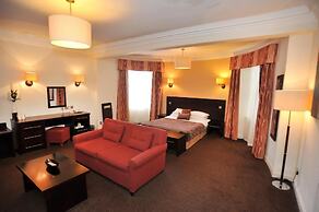 The Golden Lion Hotel