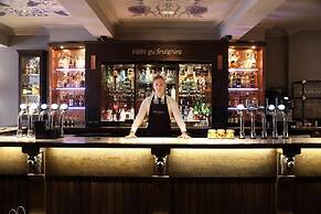 The Golden Lion Hotel