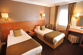 The Golden Lion Hotel