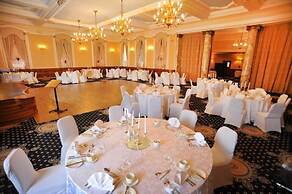 The Golden Lion Hotel