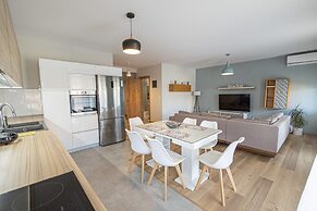 Simon Apartment by Rentalspro