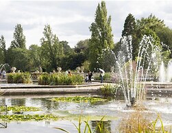 London Charm - Moscow Road Apartment