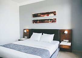 Avenue Suites