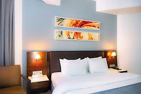 Avenue Suites