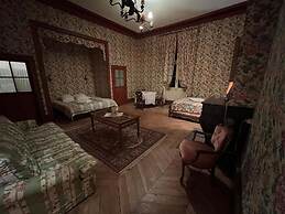 Chateau de Busset