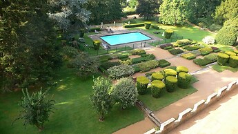 Chateau de Busset