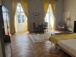 Chateau de Busset