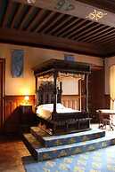 Chateau de Busset