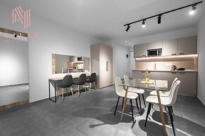 P30, Nilie Hospitality MGMT