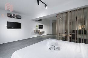 P30, Nilie Hospitality MGMT