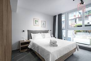 P30, Nilie Hospitality MGMT