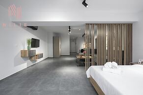 P30, Nilie Hospitality MGMT