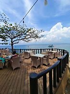 Mactan Newtown Family Suite Room