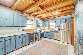 2 Mi to Appalachian State: Cabin w/ Outdoor Spaces