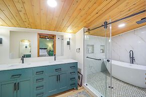 2 Mi to Appalachian State: Cabin w/ Outdoor Spaces