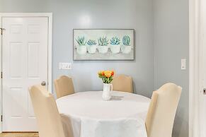 Group Getaway w/ Outdoor Oasis in Southington!